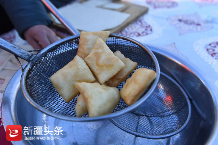 据了解,白哈巴村举办此次活动是为了通过创造"大景区小乡村"休闲度假