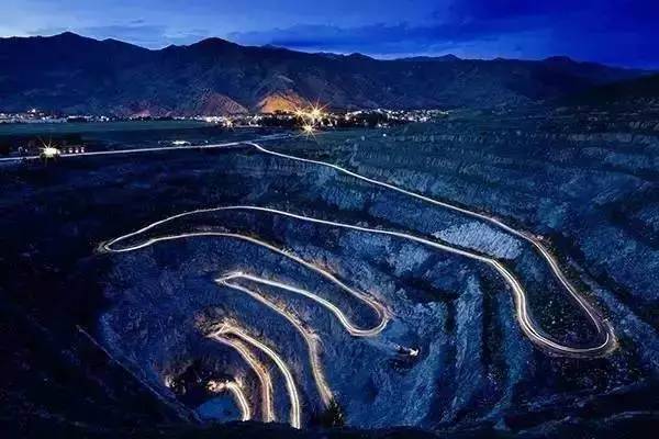 三号矿坑的锂和钹产品参与了中国第一枚氢弹的研制,"东方红一号"卫星